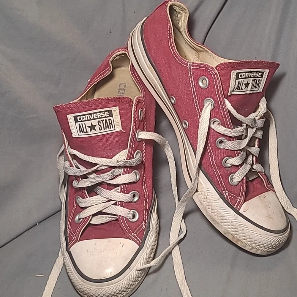 Converse - Picture 2 of 4